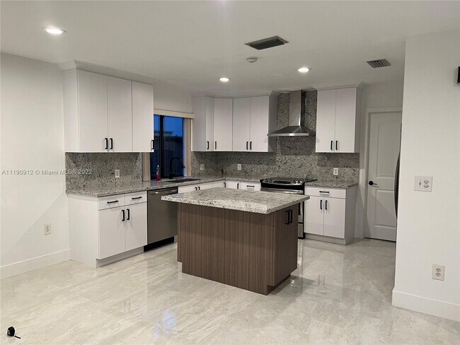 Building Photo - 8321 NW 167th Ter