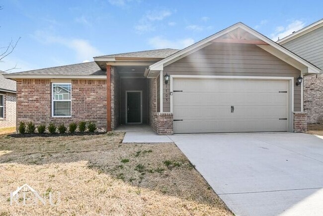 Building Photo - 1705 Maroon Dr