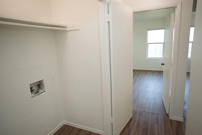 Building Photo - 8804 Piney Point Dr