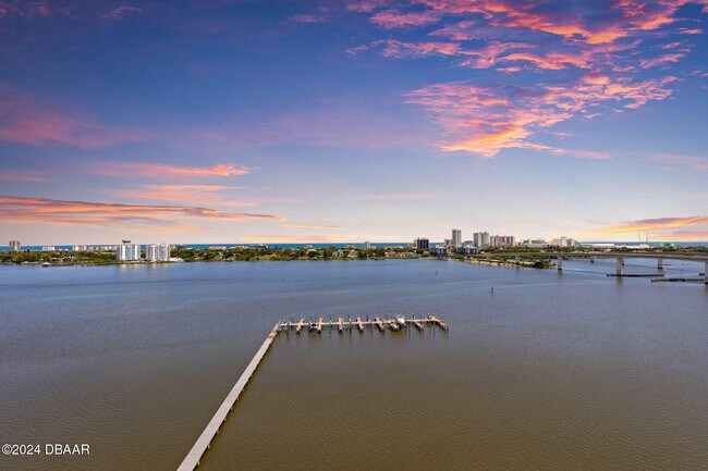 Building Photo - 241 Riverside Dr