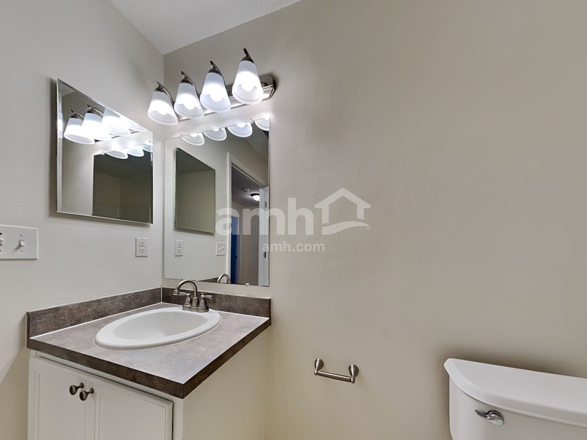 Building Photo - 777 Rembrandt Ave