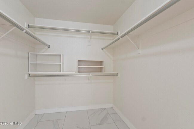 Building Photo - 836 W Cooley Dr