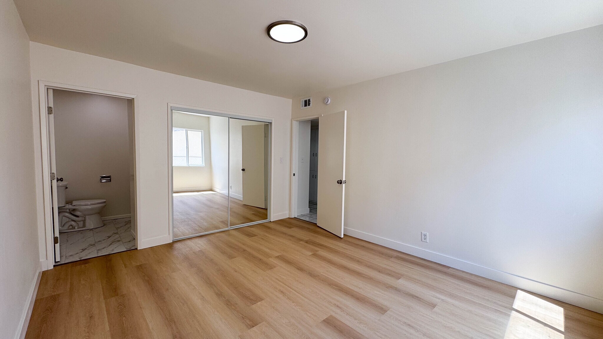 Building Photo - 716 Glenway Dr