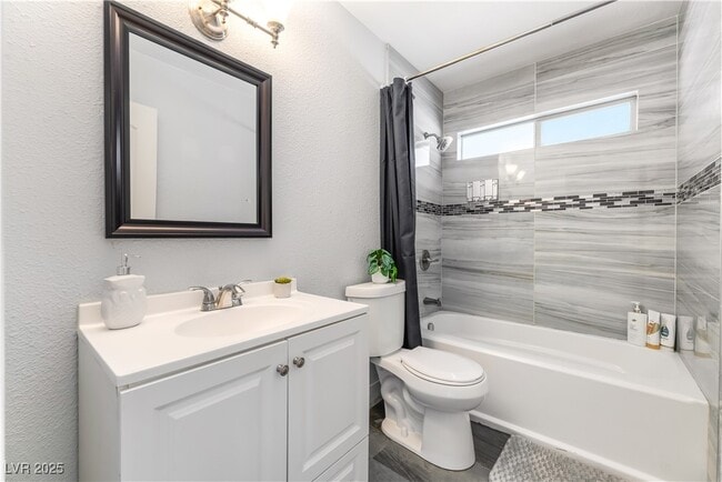 Building Photo - 2419 E Vegas Valley Dr