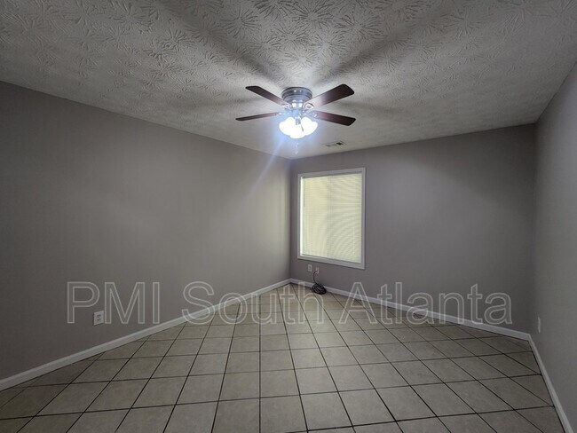 Building Photo - 107 Spring Ct