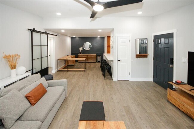 Building Photo - 1468 Briarwood Rd NE