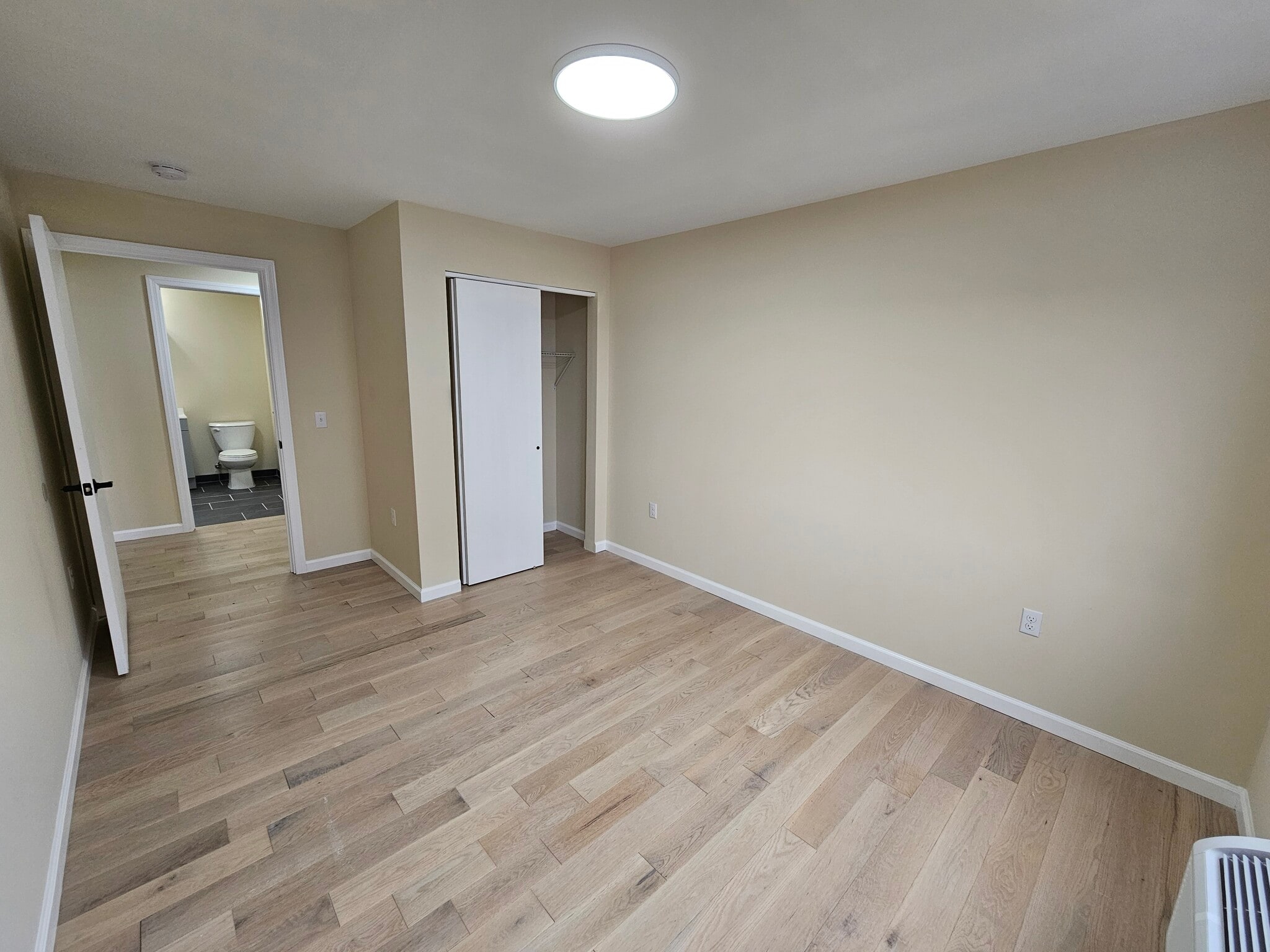 Building Photo - 158 6th St