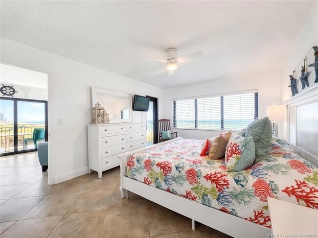 Building Photo - 10102 S Ocean Dr