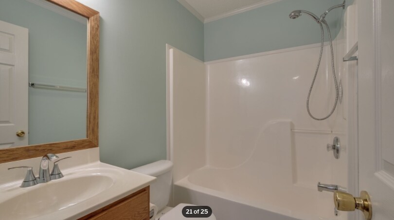 Building Photo - 305 Brittany Park Pl