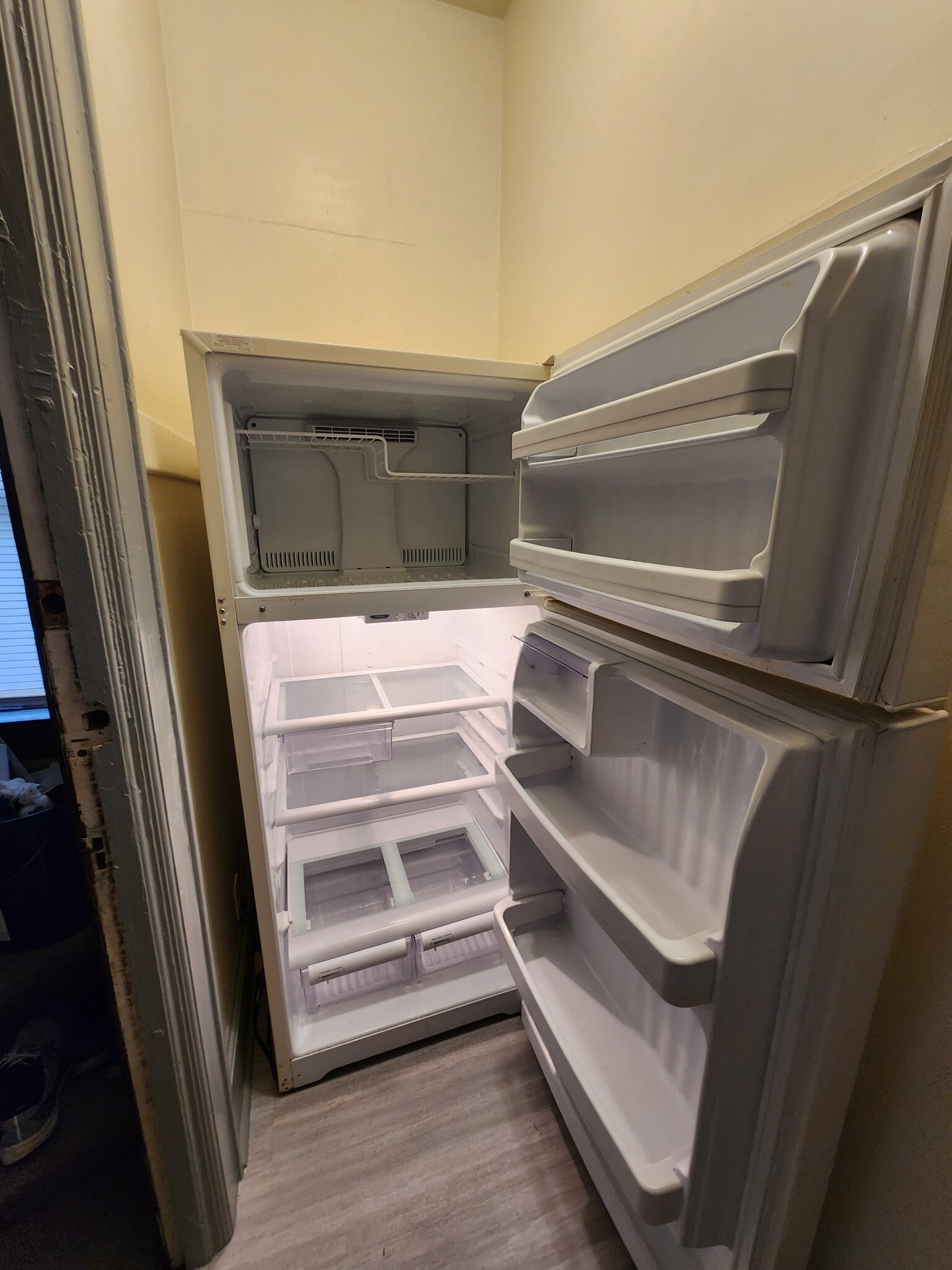 Refridgerator - 2107 N 51st St