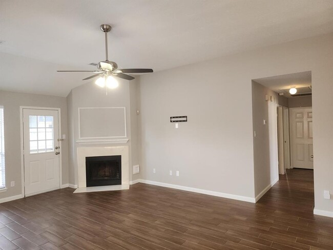 Building Photo - 8307 Holmwood Dr