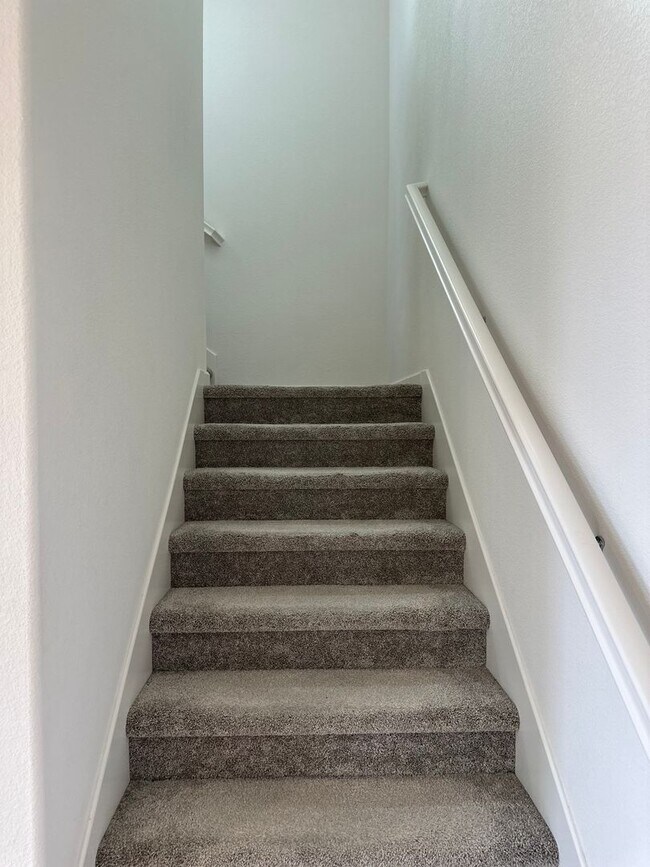 Building Photo - $500.00 off first full months rent
