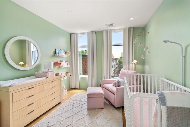 Building Photo - 7 E Springfield St