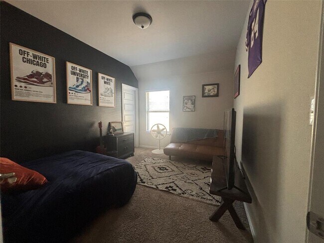 Building Photo - 204 Patriot Dr