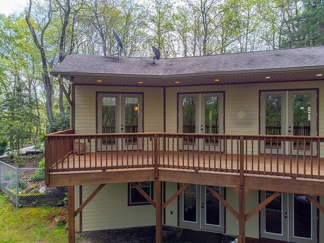 Building Photo - 651 Chalk Hill Rd