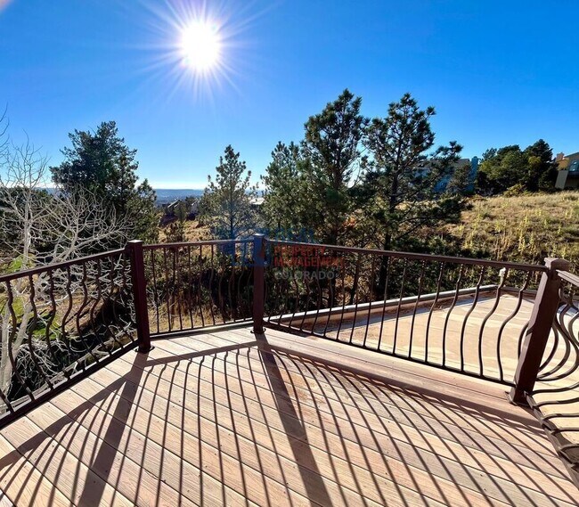 Building Photo - 2645 Rossmere St