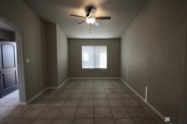 Building Photo - 11319 S Avenida Compadres