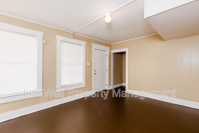 Building Photo - 304 12th St SW