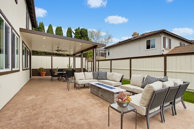 Building Photo - 3239 Canyon View Dr
