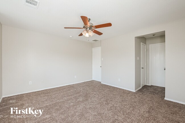 Building Photo - 8143 Chancewood Ln