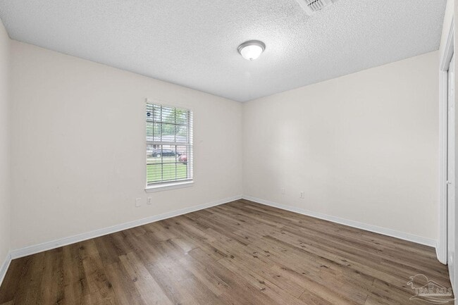 Building Photo - 1203 Brook Bend Rd