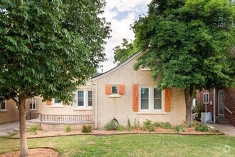 Building Photo - 2 Bed 1 Bath Detached 2 Car Garage in Denn...