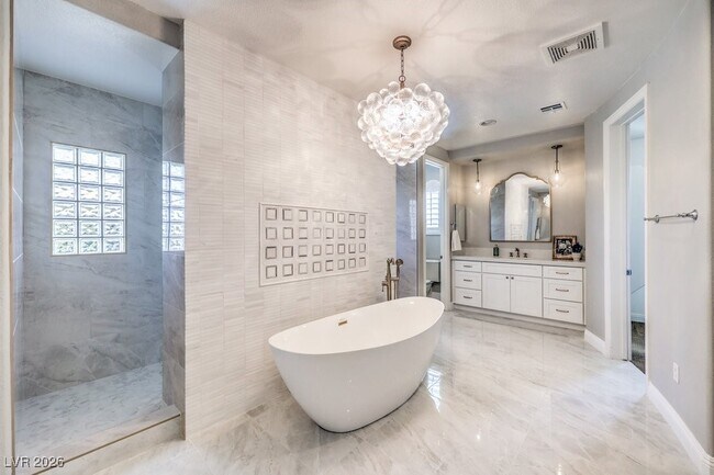 Building Photo - 636 Chervil Valley Dr