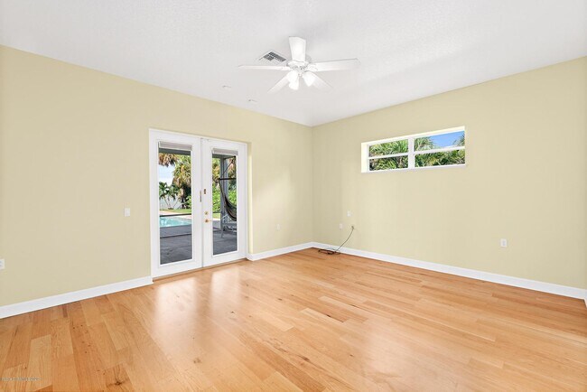 Building Photo - 845 S Tropical Trail