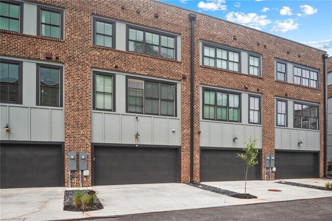 Building Photo - 585 King Arnold St