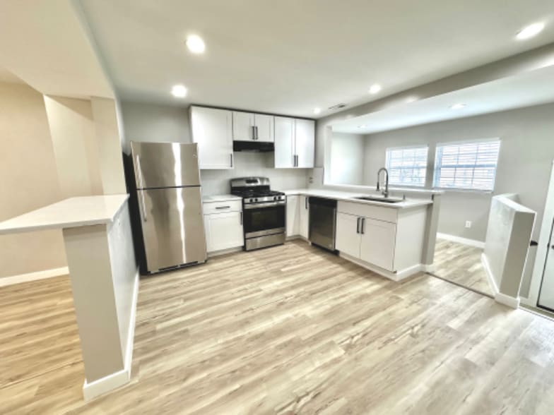 Building Photo - 266 St Helena Ave