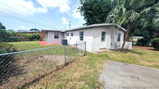 Building Photo - 801 NW 33rd Terrace