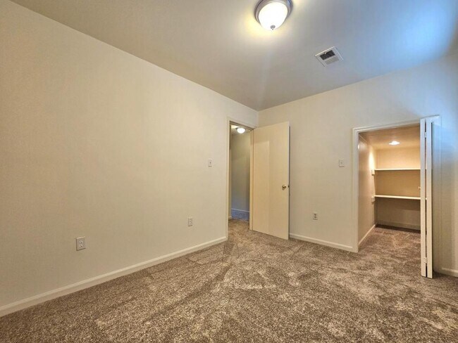 Building Photo - 4802 Treasure Ct