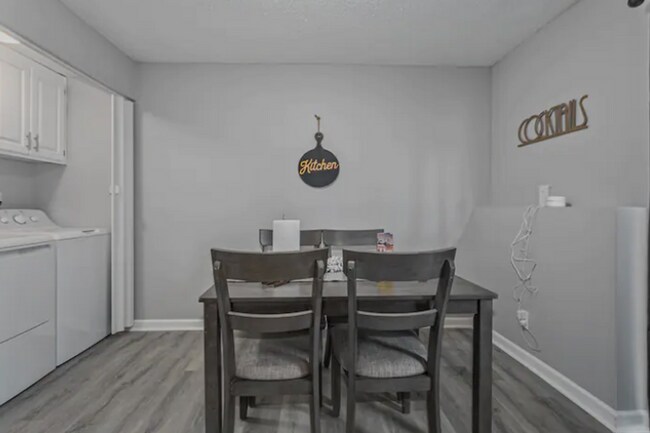 Building Photo - Merriam 4 plex