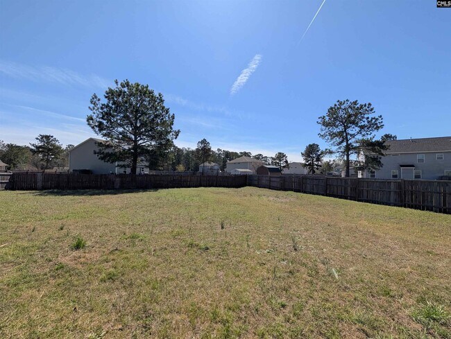 Building Photo - 13 Lillie Ln