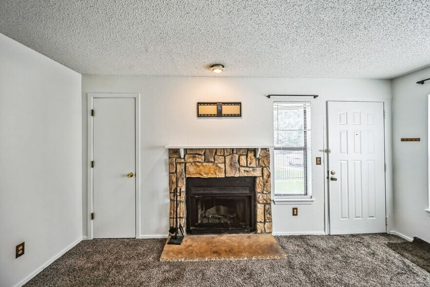 Building Photo - 982 S Dearborn Way