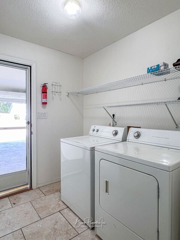 Building Photo - 2511 Southern Oaks Dr