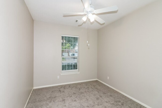 Building Photo - 3951 Eastland Lake Dr