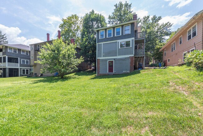 Building Photo - Montford Furnished Rental
