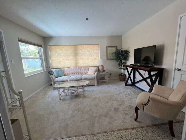 Building Photo - 6month Min. Gulfport High & Dry Home