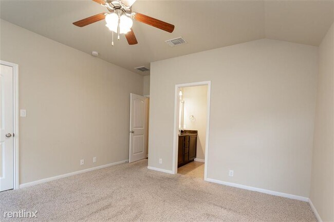 Building Photo - 11604 Yeadon Way