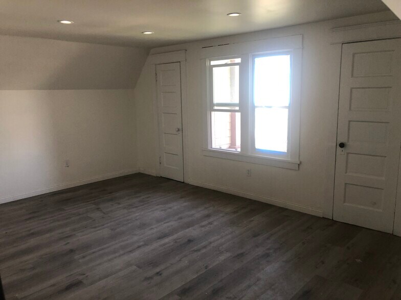 Building Photo - 4719 S Gramercy Pl