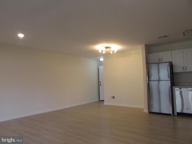 Building Photo - 515 Lindsey Ct