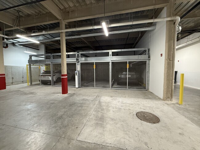 Building Photo - 267 Old Colony Ave