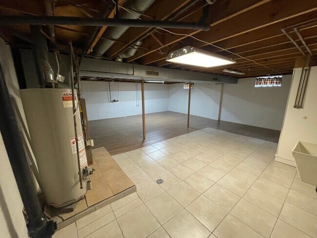 Building Photo - 2139 Tennyson St NW