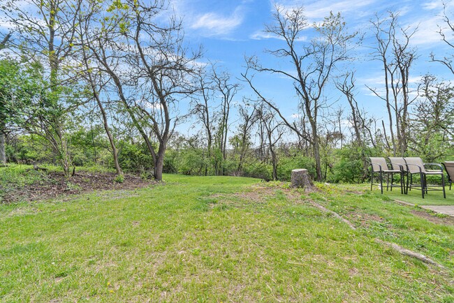 Building Photo - 287 Palma St