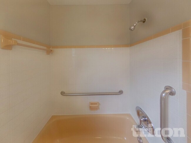 Building Photo - 2529 Brentwood Dr