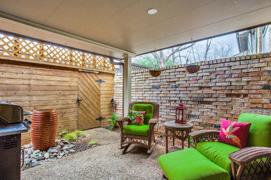 Building Photo - 12553 Montego Plz