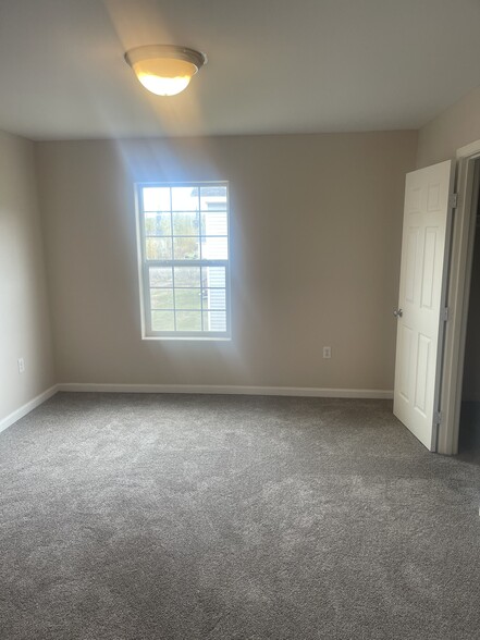 Master bedroom - 4096 W Marble Way