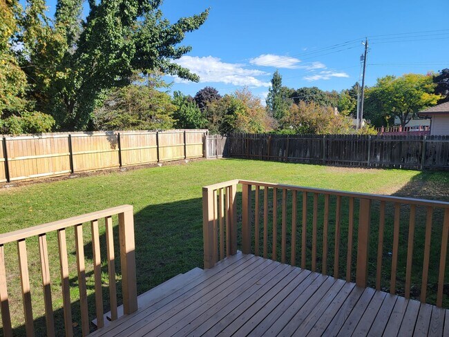Building Photo - Great update 4-Bedroom Home On The South H...