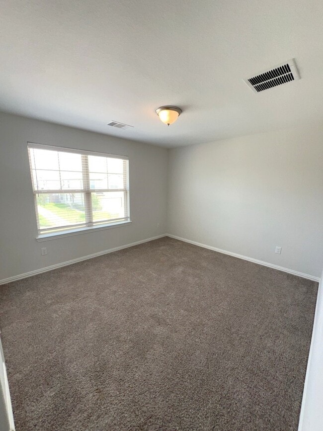 Building Photo - 7118 Fannin St